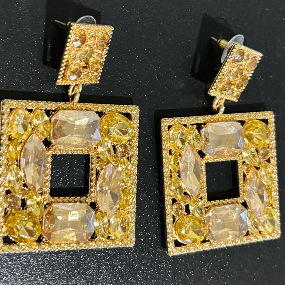 Elegant Gold and Yellow Gemstone Earrings